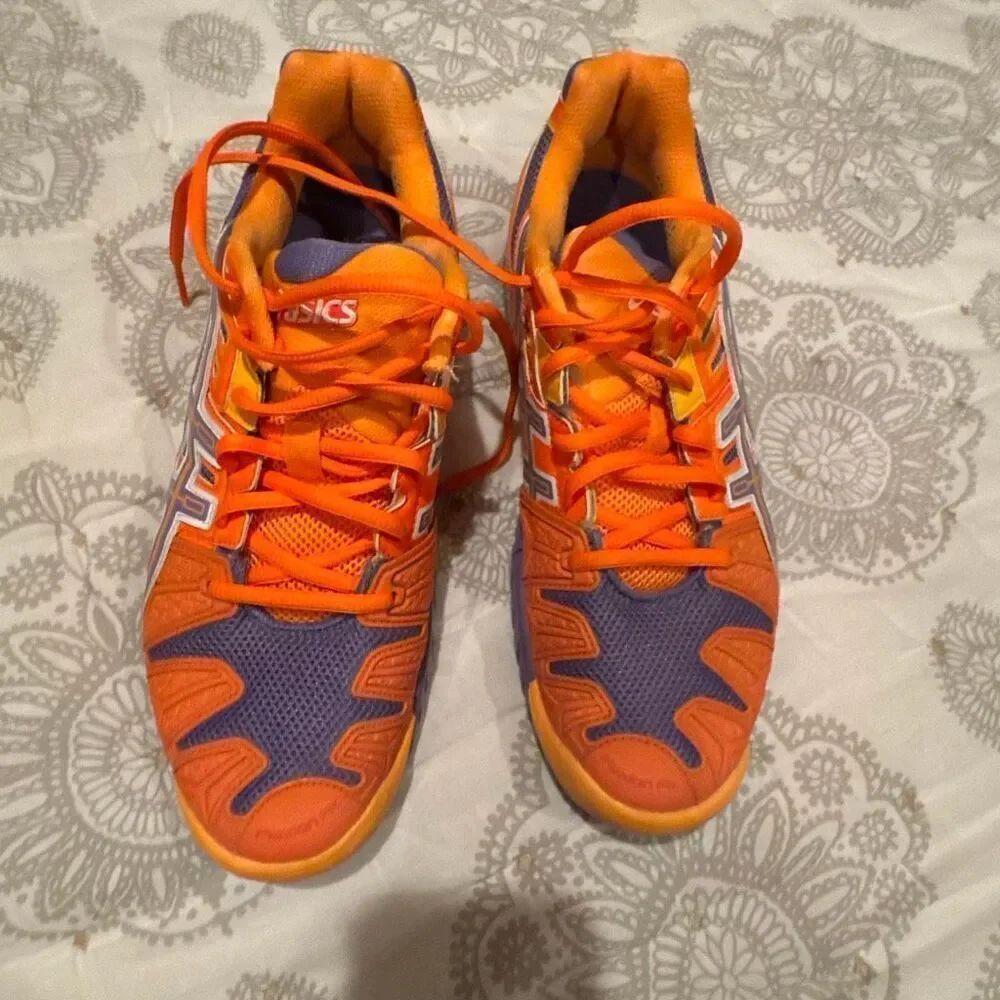 ASICS Gel-Resolution 5 tennis shoes in an orange and purple size 9.5